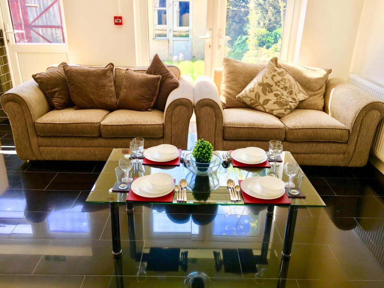 London 2 Bedroom Apartment, Kitchen, Reception And Private Garden Dış mekan fotoğraf