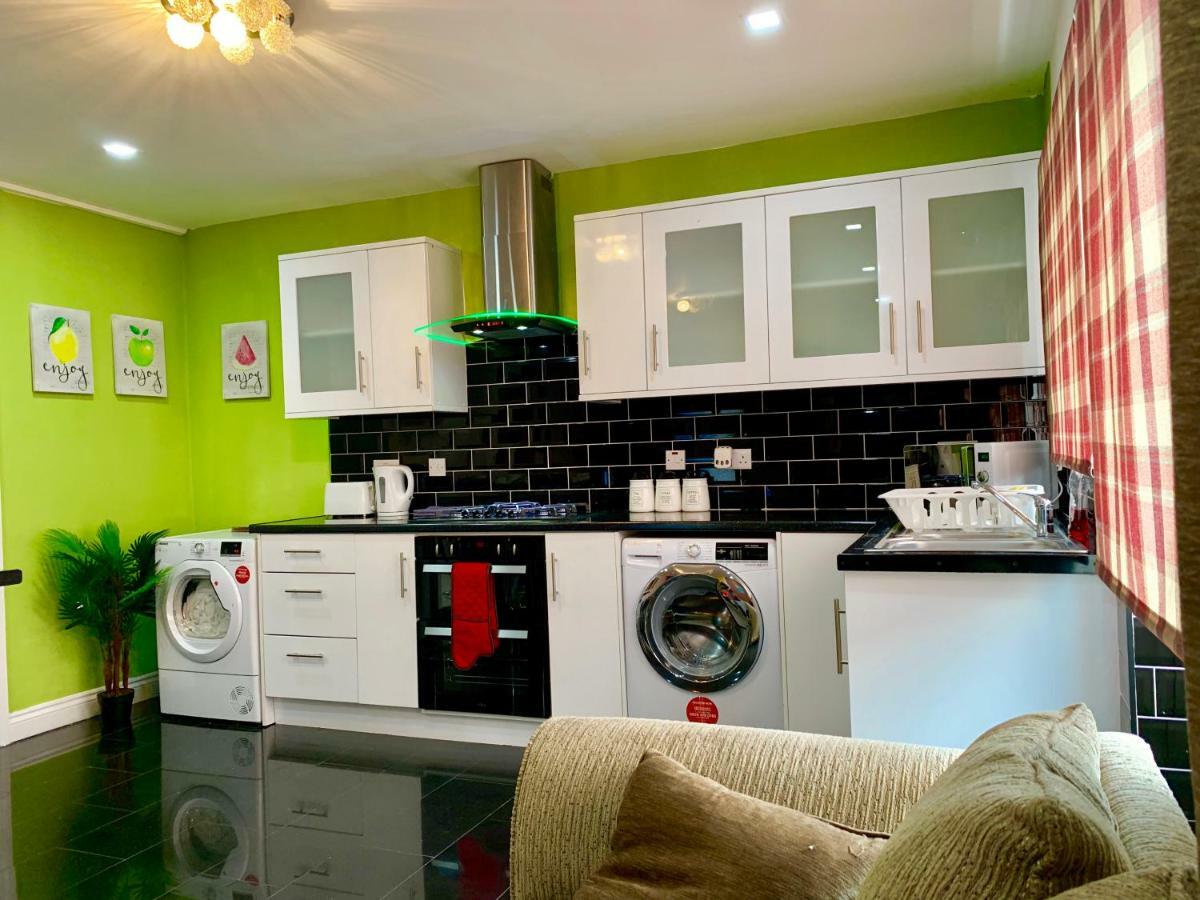 London 2 Bedroom Apartment, Kitchen, Reception And Private Garden Dış mekan fotoğraf