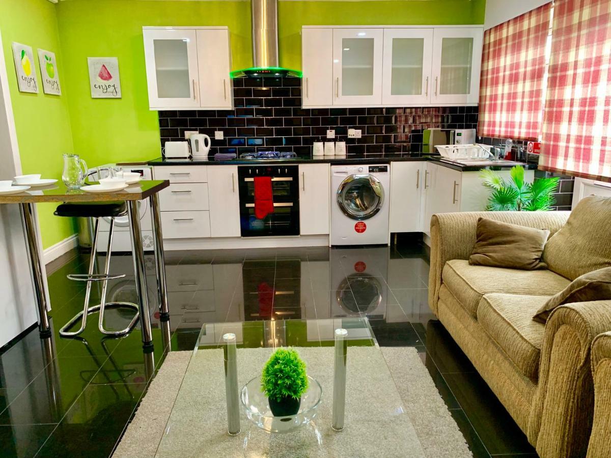 London 2 Bedroom Apartment, Kitchen, Reception And Private Garden Dış mekan fotoğraf