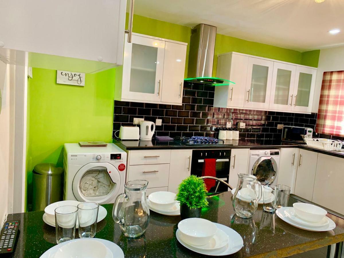 London 2 Bedroom Apartment, Kitchen, Reception And Private Garden Dış mekan fotoğraf