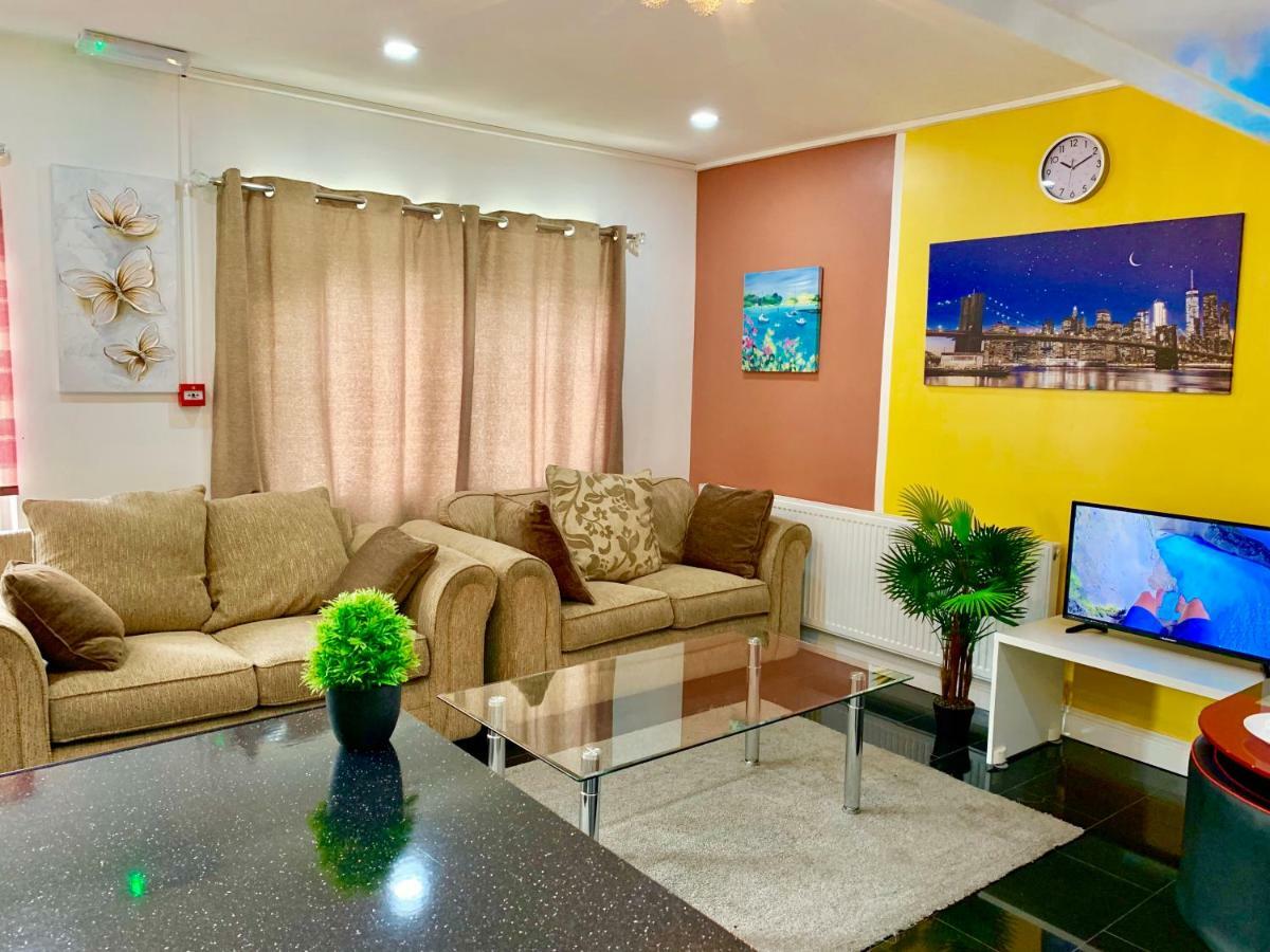 London 2 Bedroom Apartment, Kitchen, Reception And Private Garden Dış mekan fotoğraf