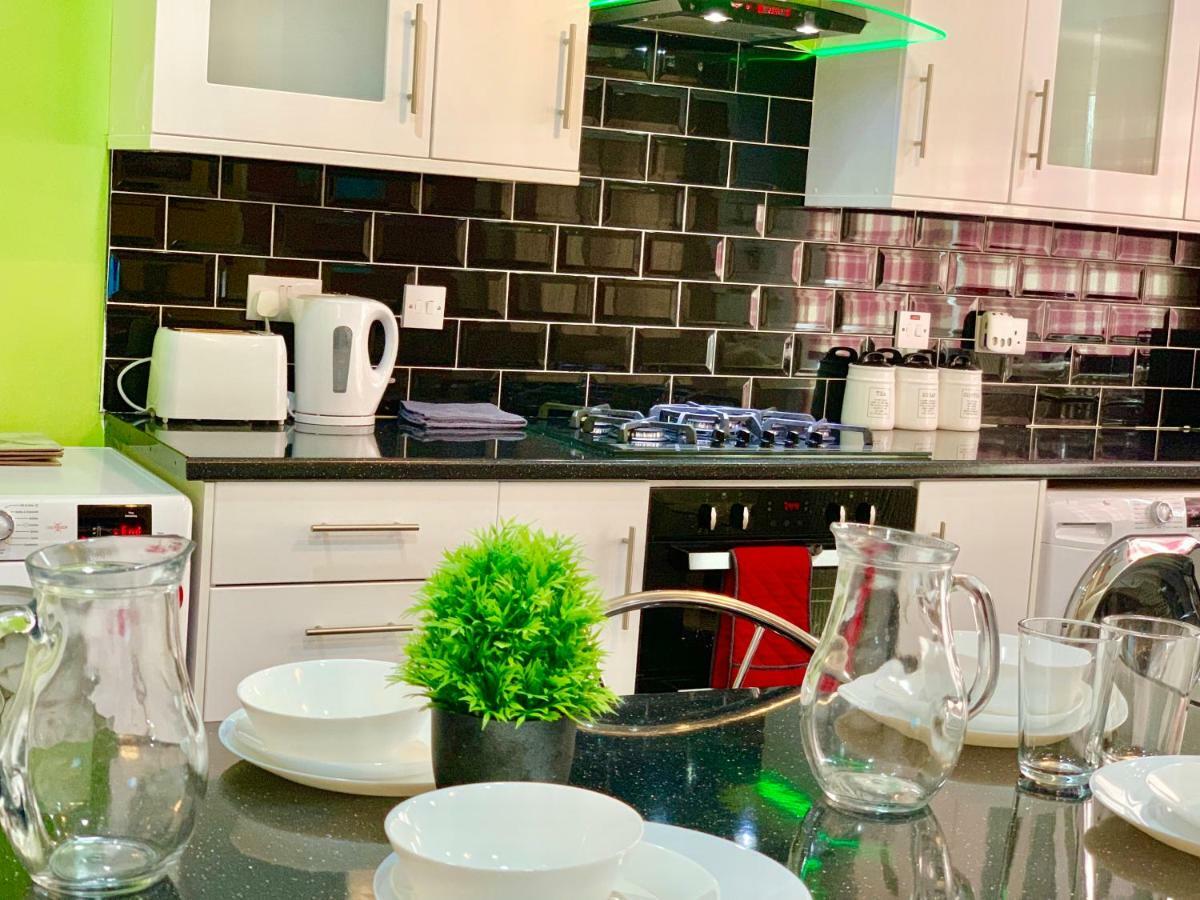 London 2 Bedroom Apartment, Kitchen, Reception And Private Garden Dış mekan fotoğraf