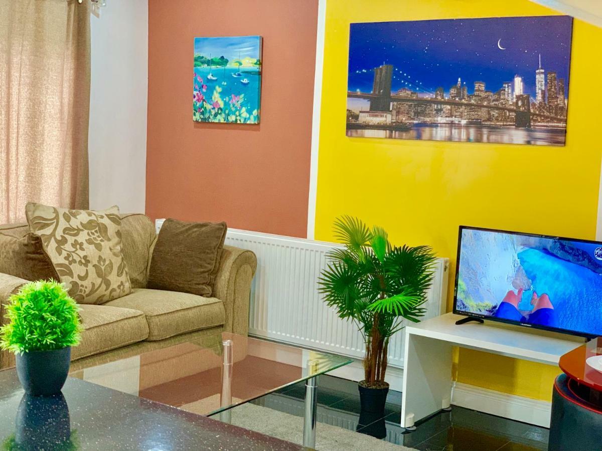 London 2 Bedroom Apartment, Kitchen, Reception And Private Garden Dış mekan fotoğraf